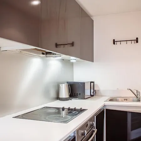 Apartment Modern 1-bedroom Flat In Centre
