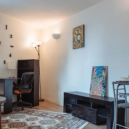 Apartment Modern 1-bedroom Flat In Centre *
