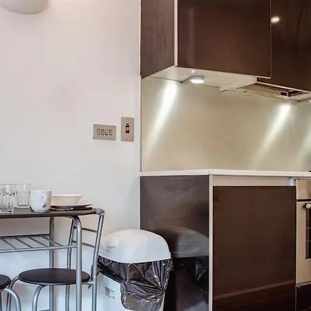 Апартаменти Modern 1-bedroom Flat In Centre