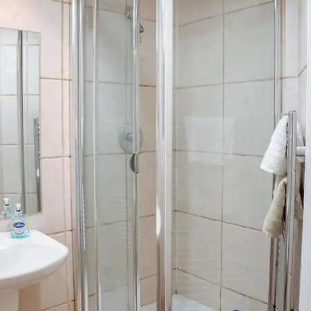Modern 1-bedroom Flat In Centre Apartment