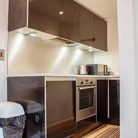 Modern 1-bedroom Flat In Centre * Лідс